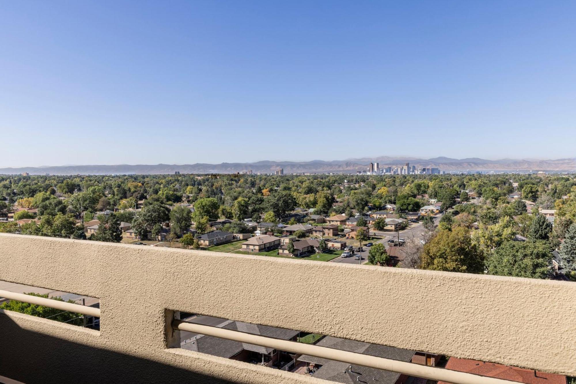 Holiday Inn Denver East By Ihg Εξωτερικό φωτογραφία